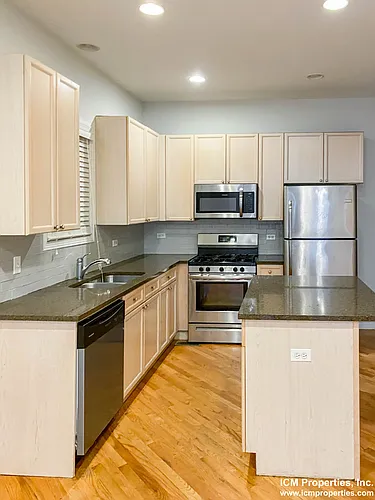 2736 N Wayne Ave #1 Photo 1