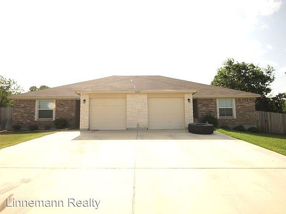 2nd image of 2205 Wildewood Dr Unit B