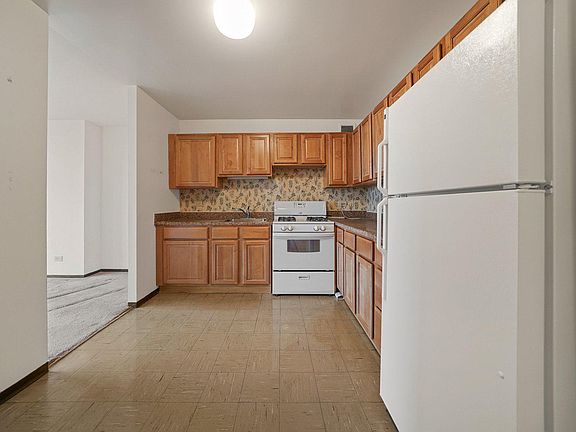 5th image of 4800 S Lake Park Ave #809
