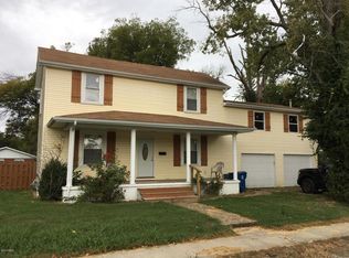 209 Brinley St, Benton, IL 62812