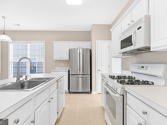 5th image of 315 Dexter Dr