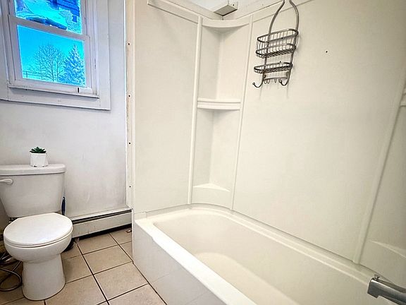4th image of 42 Stowe Pl #1-L