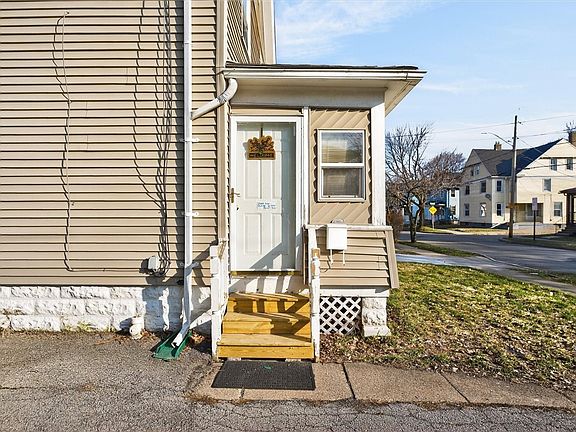 4th image of 55 Santee St