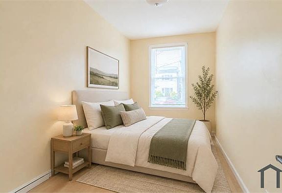 2nd image of 133 W 5th St APT 1