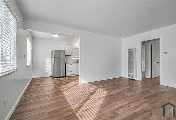 5th image of 42 Campbell St APT 9