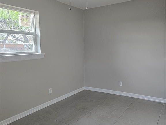 5th image of 118 N Washington Ave