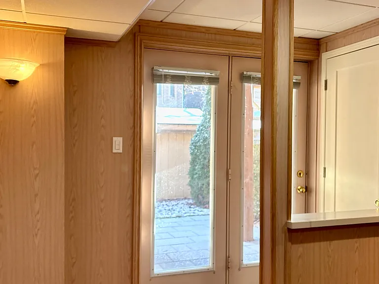 463 Hewitt Cir — Photo 3