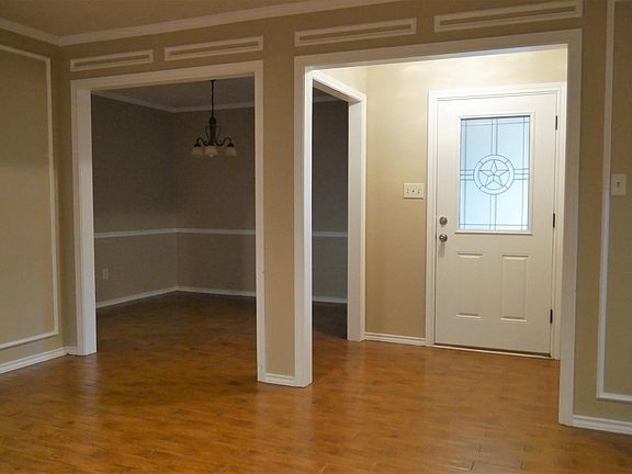 4th image of 4916 Timberview Dr #1