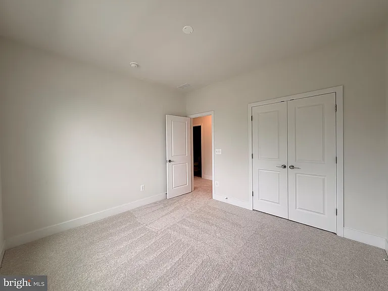135 Heyford Dr — Photo 25