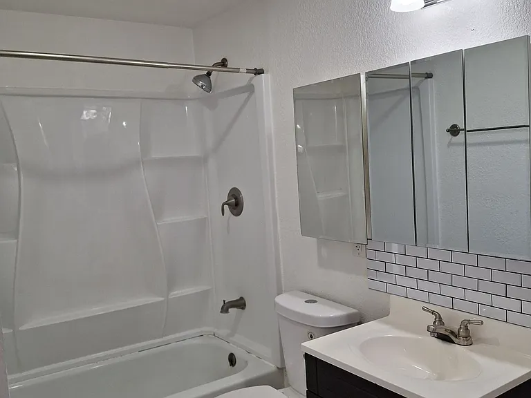 5856 Willard St #1 — Photo 8