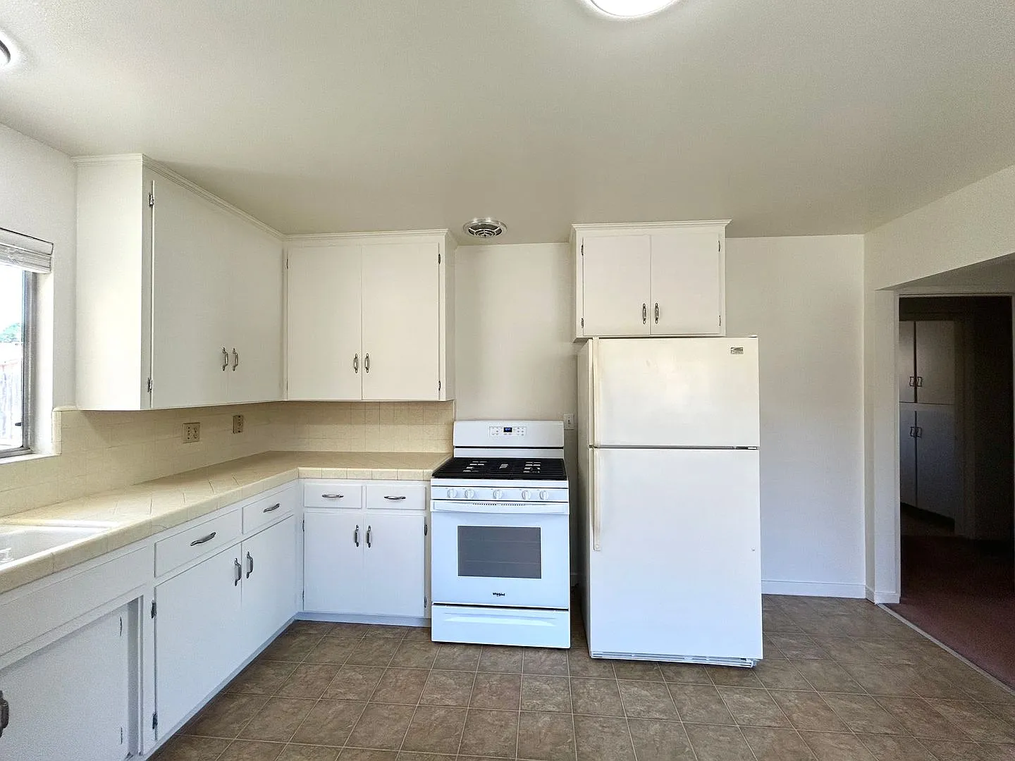 2 Bedroom, 1 Bath Home — Photo 3