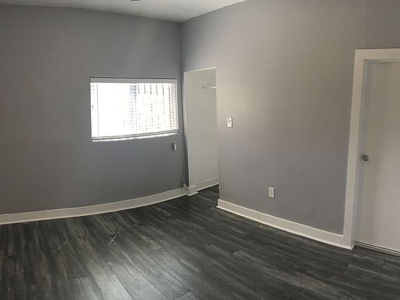 4th image of 1443 S Bonnie Brae St #202