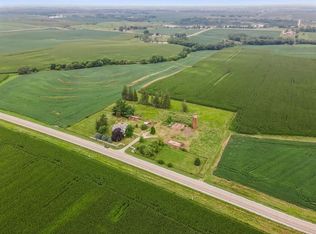 1372 State St, Dexter, IA 50070