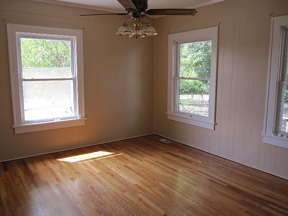 4th image of 724 Highland Park Dr