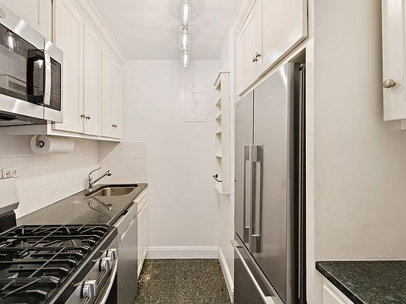 5th image of 301 E 79th St APT 35F