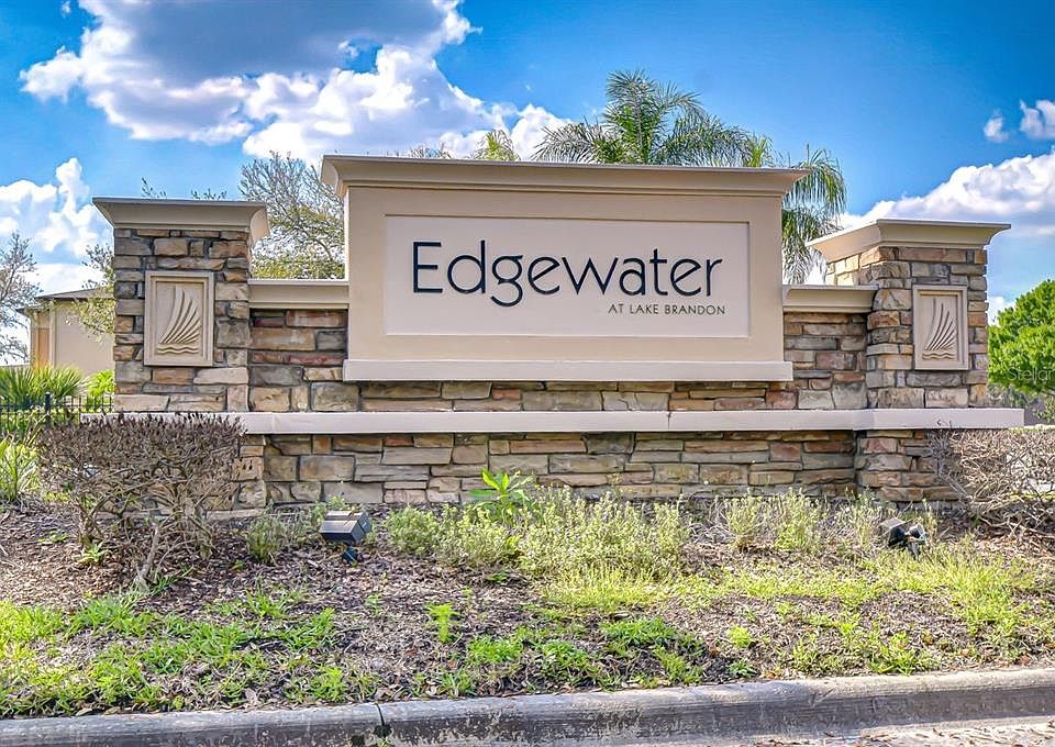 1st image of 2609 Oleander Lakes Dr