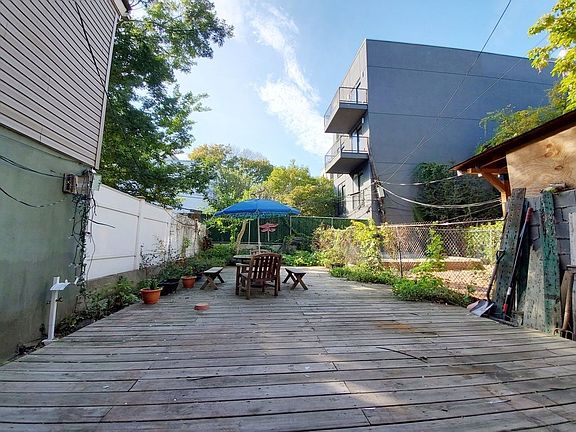 5th image of 330 Evergreen Ave #B1