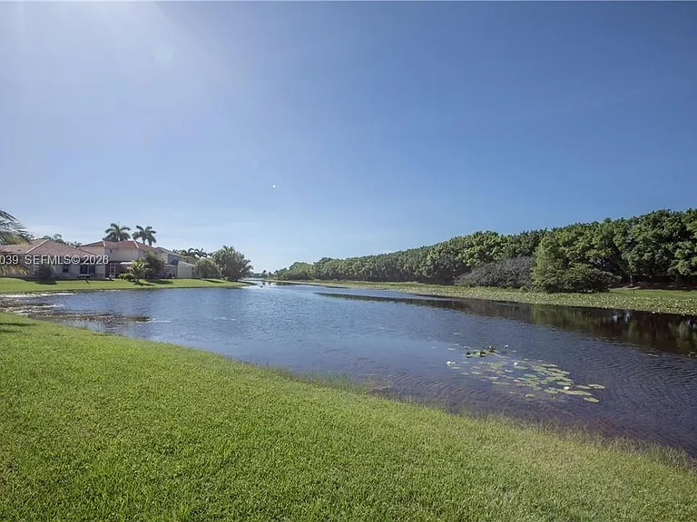 777 Tanglewood Cir — Photo 26