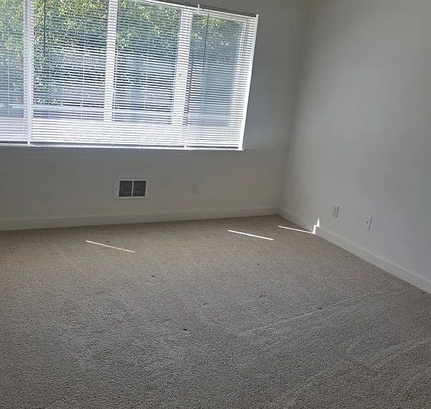 Issaquah Valley Place — Photo 25