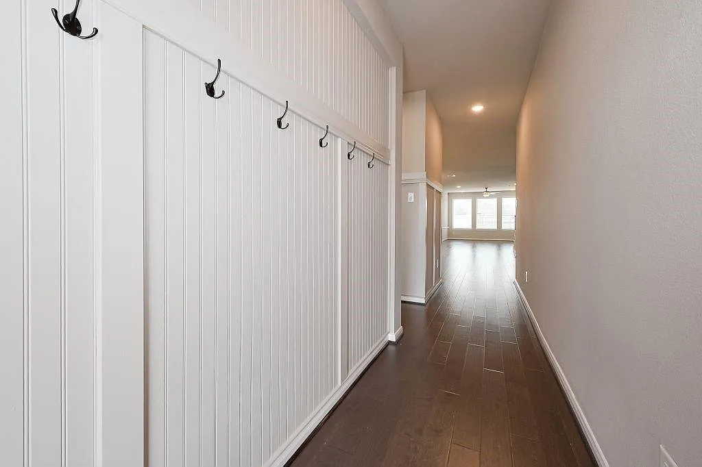 4 bed, 2.5 bath, 2634 sqft, $2,750 — Photo 3