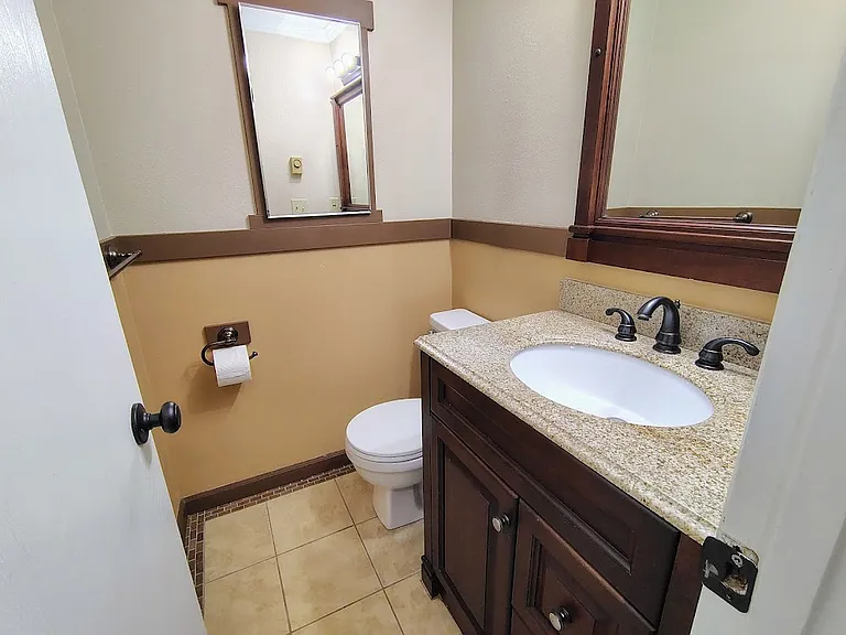 601 Sutton Ln — Photo 16