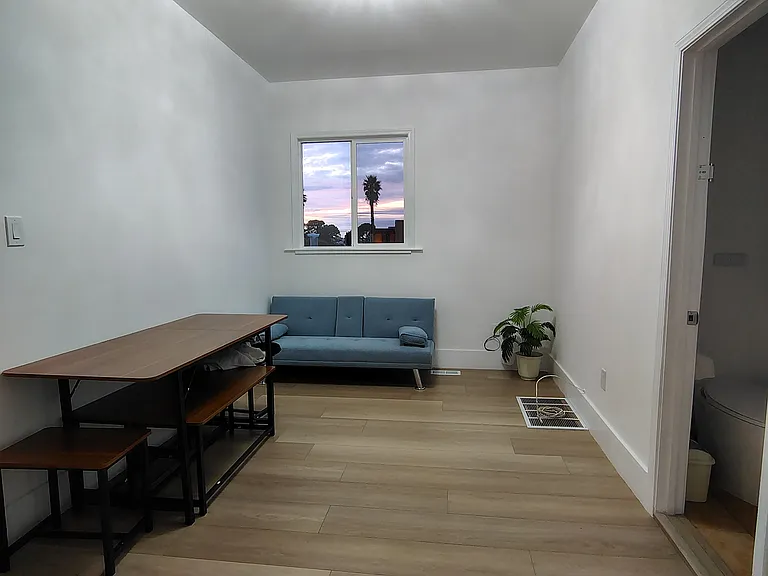 120-122 N Parkview Ave #A — Photo 4