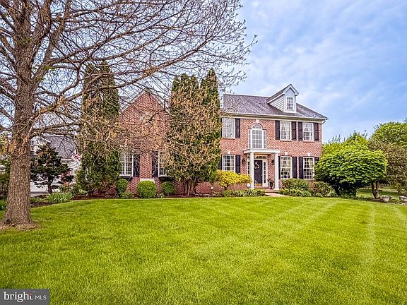 2nd image of 318 Wild Prairie Ct