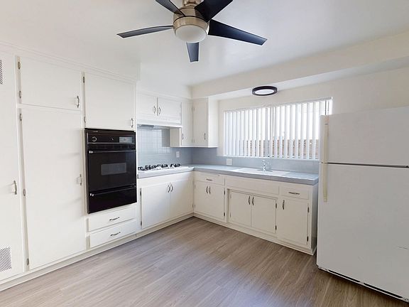 3rd image of 2266 Del Mar Rd APT 4