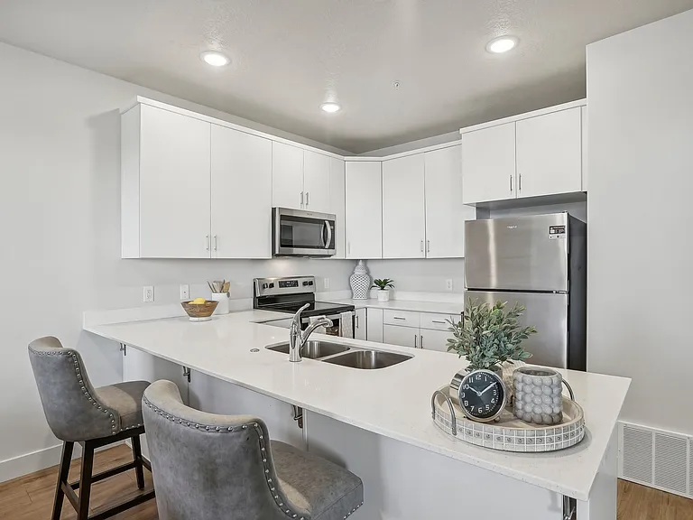 Arrowhead Place — Photo 15