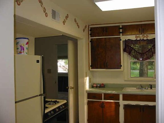 3rd image of 2313 E Golf View Dr