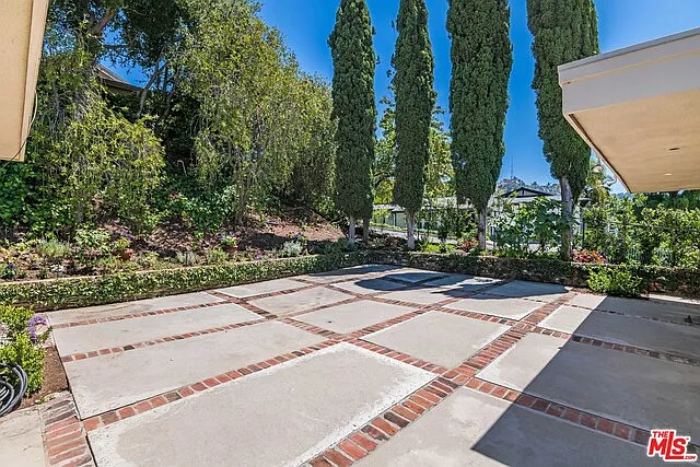 3318 Dona Maria Dr — Photo 17