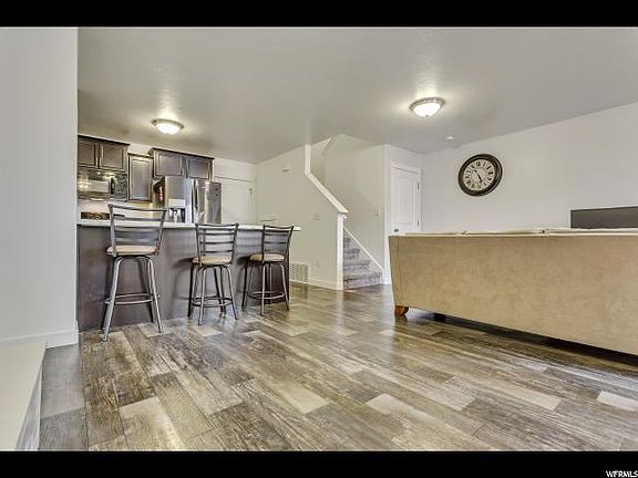 4th image of 104 E Legacy Parkway