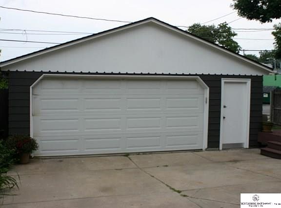 2nd image of 3014 S 32nd St