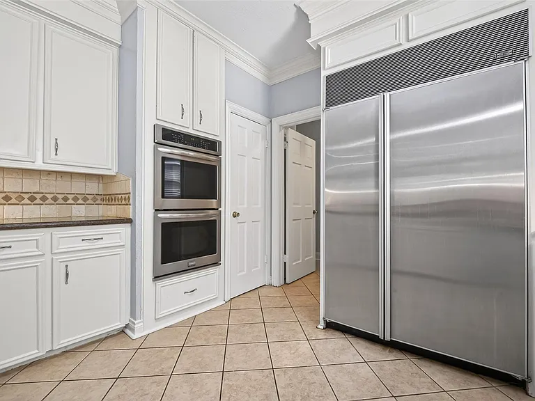 8103 Oak Moss Dr — Photo 23