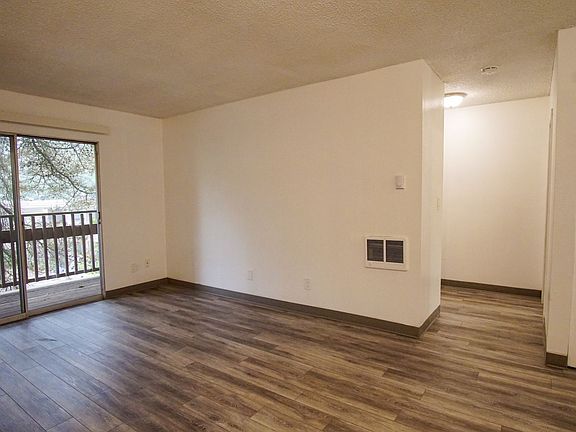 3rd image of 1245 SW Grover St APT 302