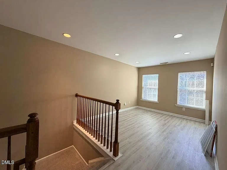 1061 Remington Oaks Cir — Photo 14