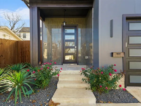 1320 Compton St, Dallas, TX 75203