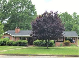 242 Peach St, Chatham, VA 24531