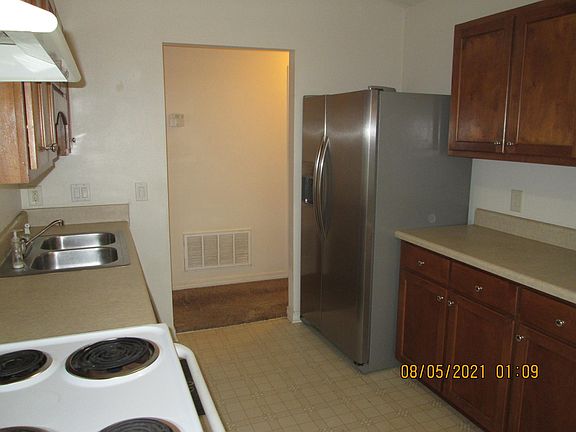 4th image of 4871 Genevive Ct