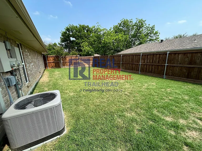 6402 Espana Dr — Photo 23