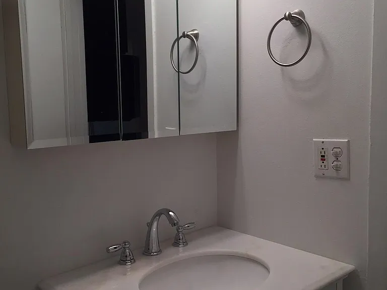 3110 N Racine Ave #1R — Photo 4