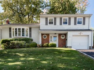 5 Baker Rd, Livingston, NJ 07039