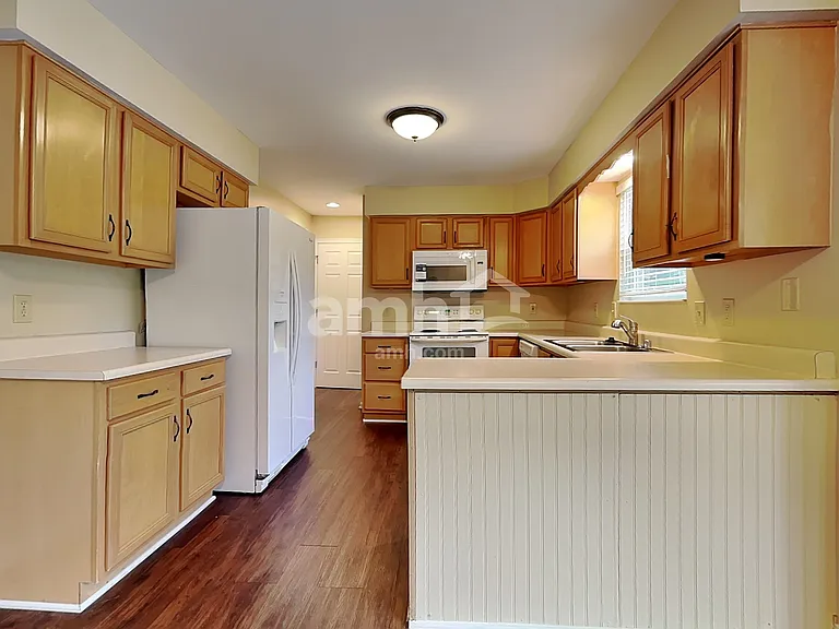 6443 Lantern Way — Photo 3