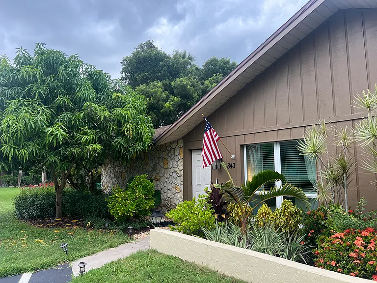 843 Palm View Dr — Photo 15