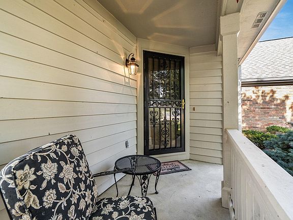 4th image of 1312 Cobblestone Ave
