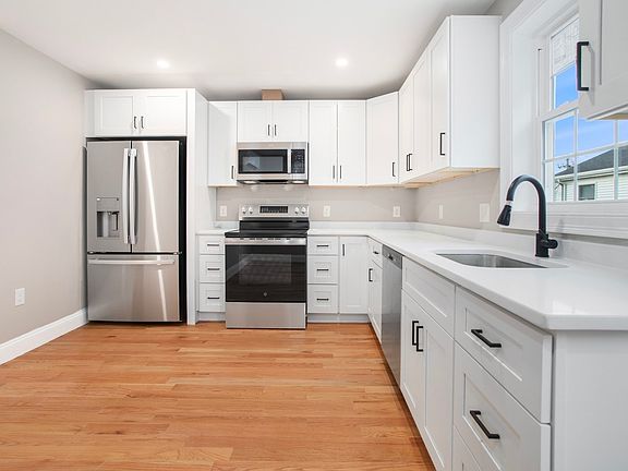 3rd image of 661 Washington Ave #2