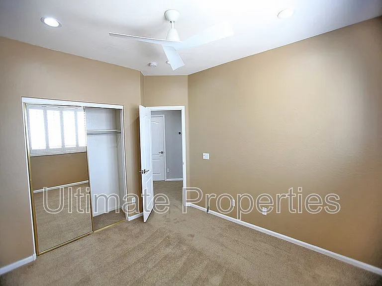7236 W Avenida Del Rey — Photo 14