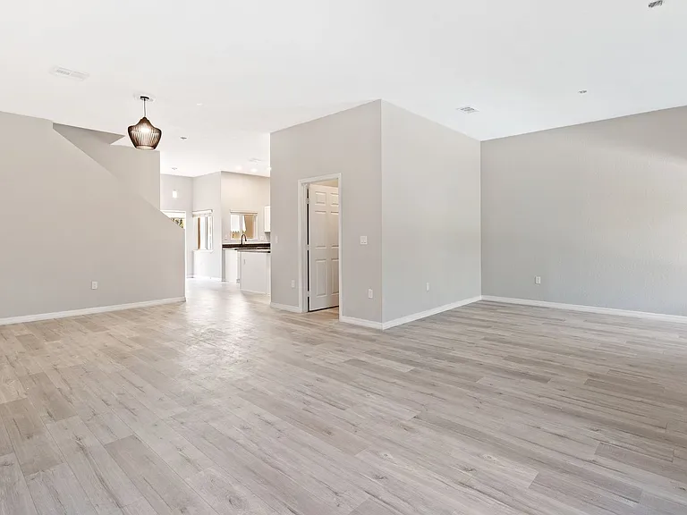 1609 SE 23rd Way — Photo 8