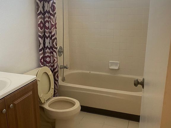 Jack and Jill bathroom with big bedrom and hallway