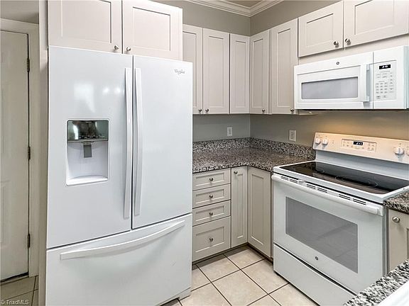 4th image of 629 Sonoma Ln